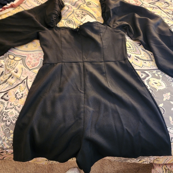 Romper - Picture 2 of 4